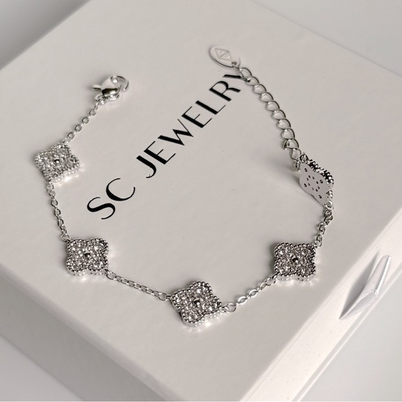 Petite Clover Bracelet Zircon Silver Tone Chain - Picture 2 of 10